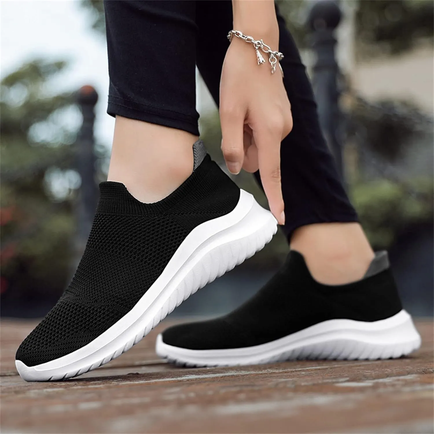 Athletic Shoes Women Slip On Running Shoes Non Slip Walking Shoes Lightweight Workout Shoes Breathable Fashion Sneakers