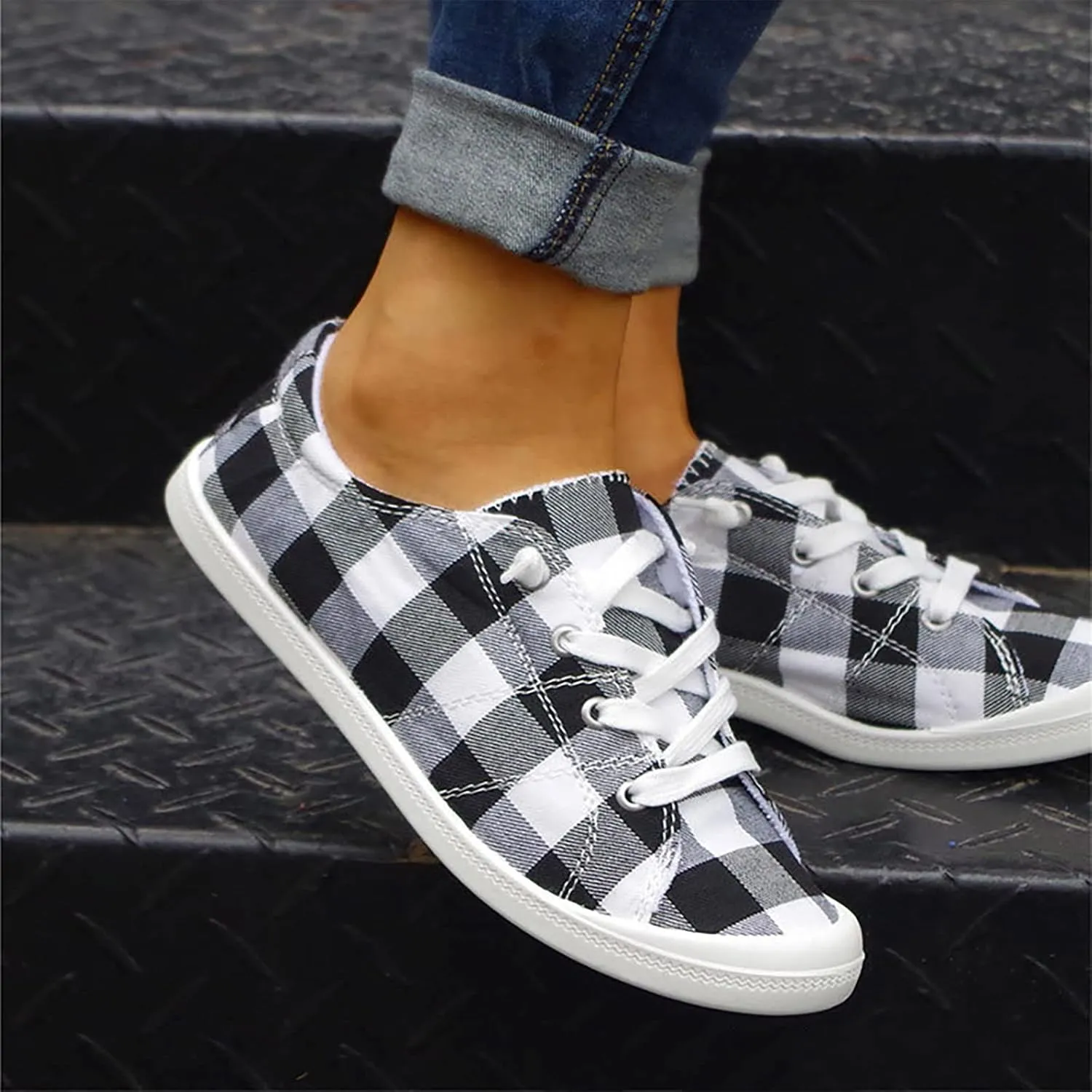 Casual Sneakers for Women Canvas Slip-On Christmas Print Comfortable Classic Lace Up Low-Top Womens Dress Shoes