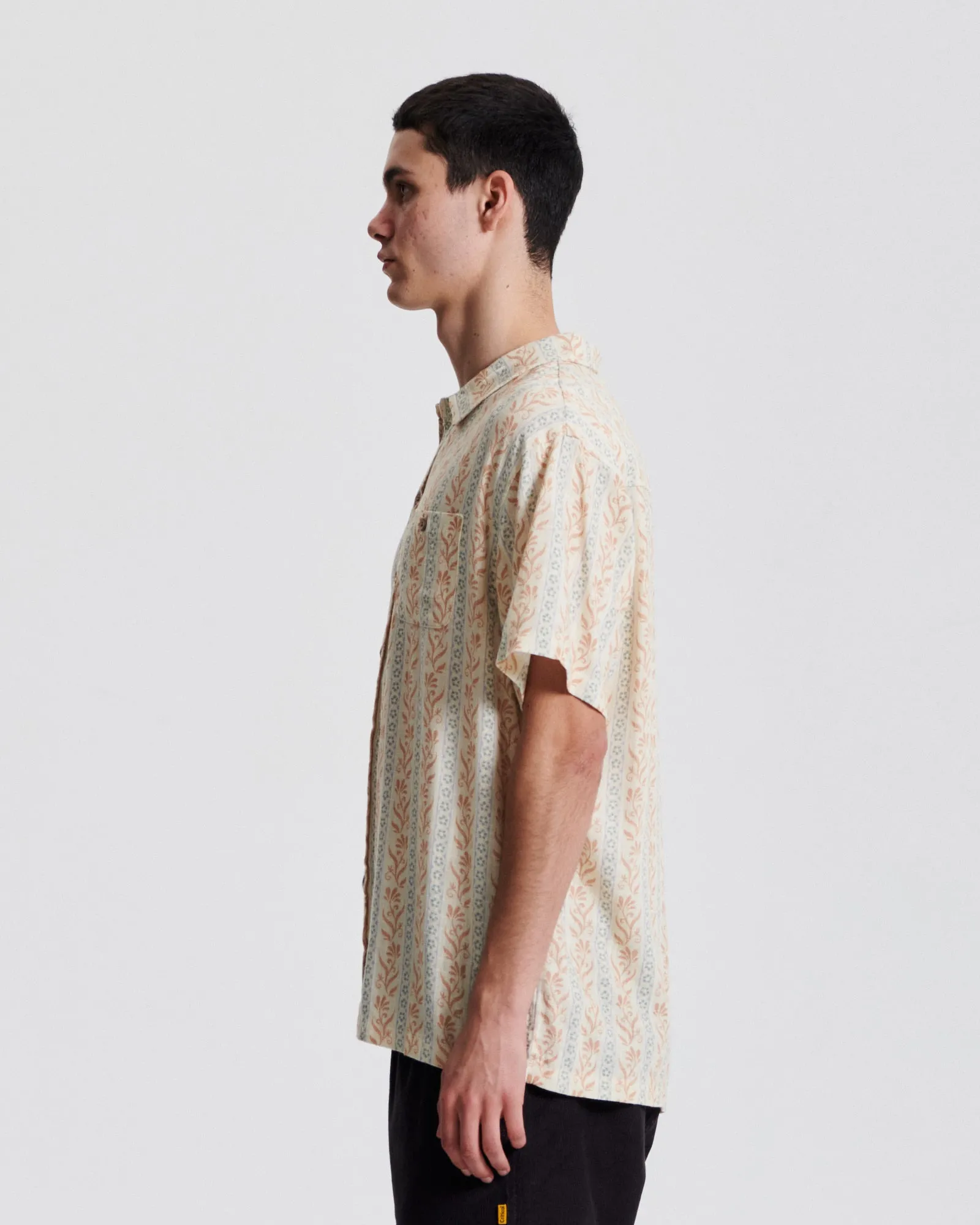 Gravity  S/S Shirt - Ecru