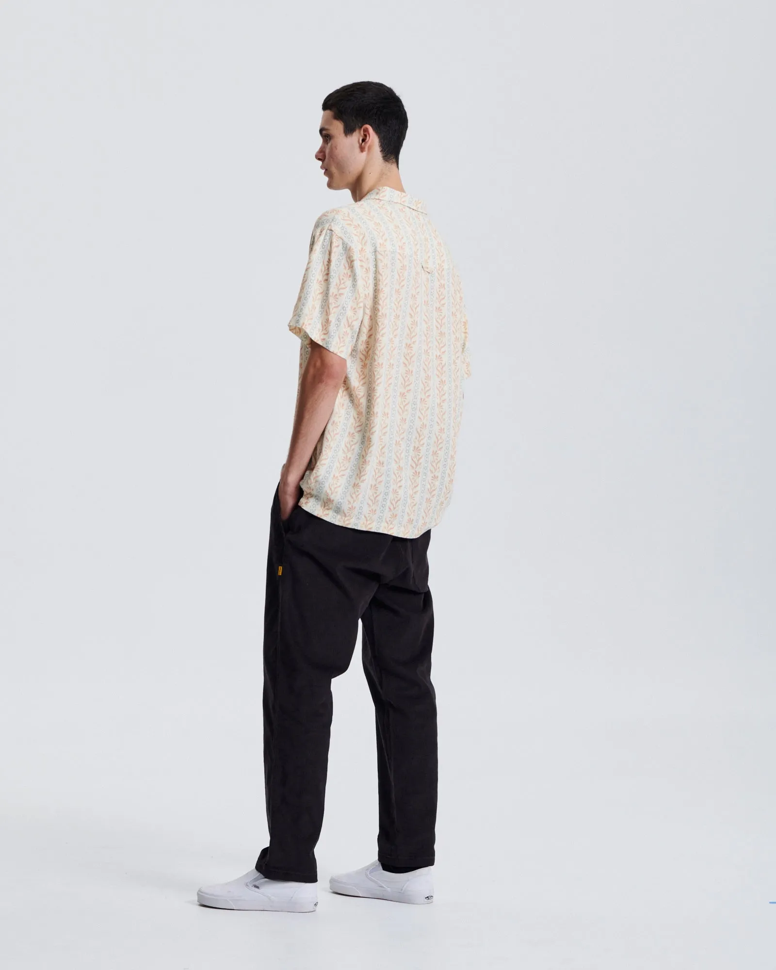 Gravity  S/S Shirt - Ecru