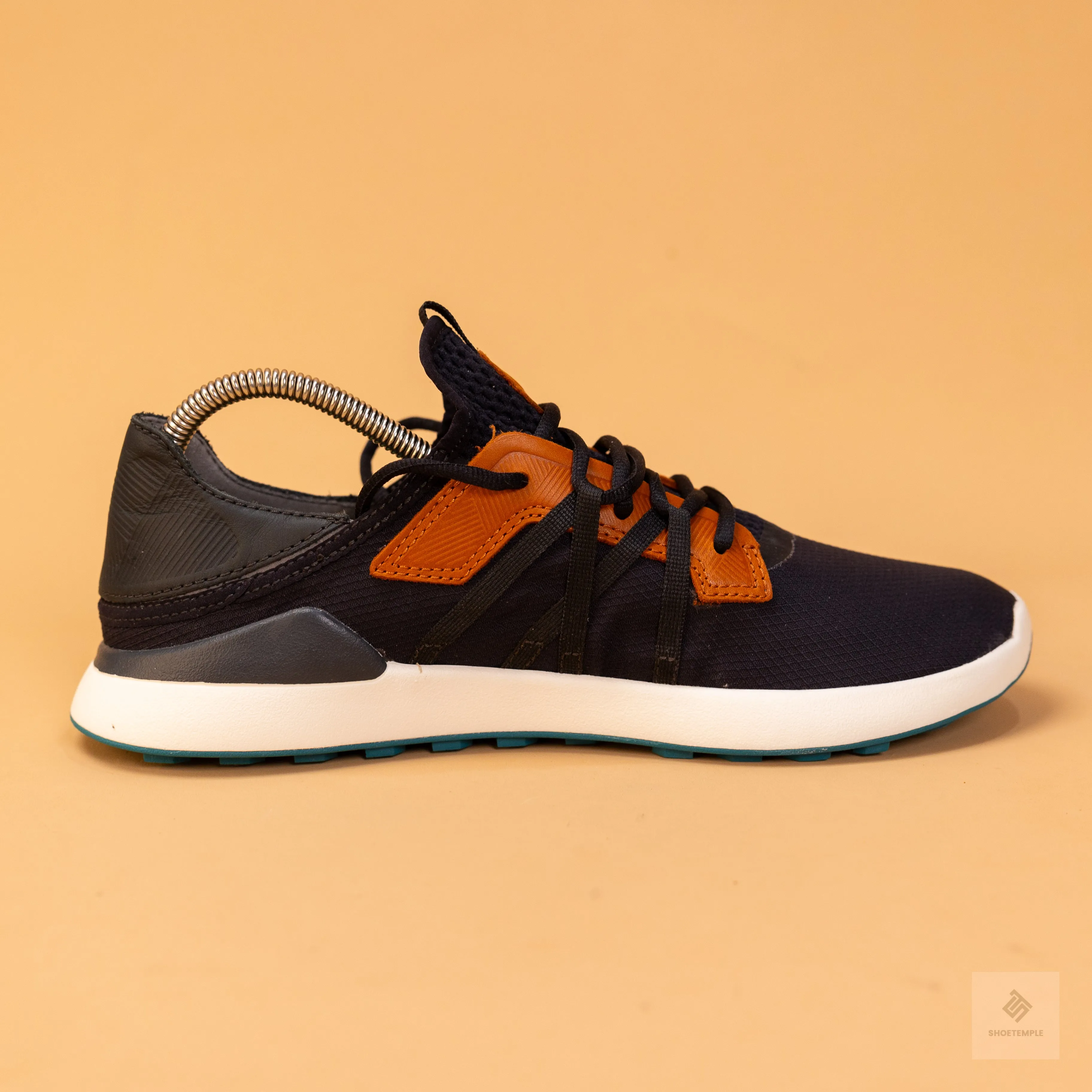 OLUKAI Mens Athletic Sneaker