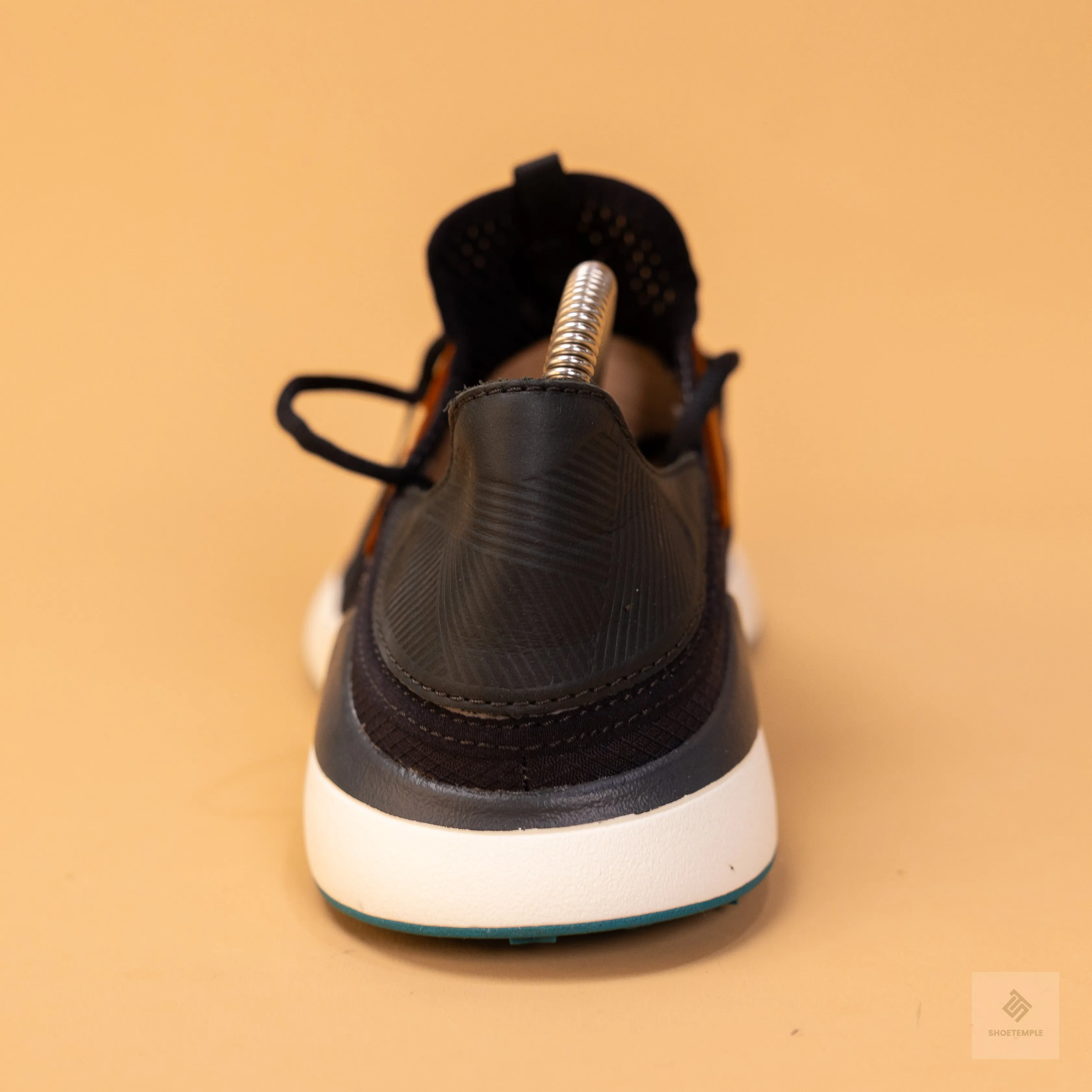 OLUKAI Mens Athletic Sneaker
