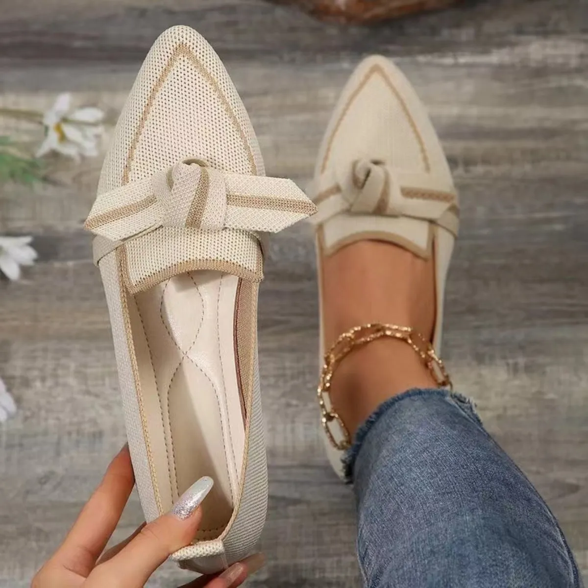 Women's Elegant Bow Contrast Trim Point Toe Loafers