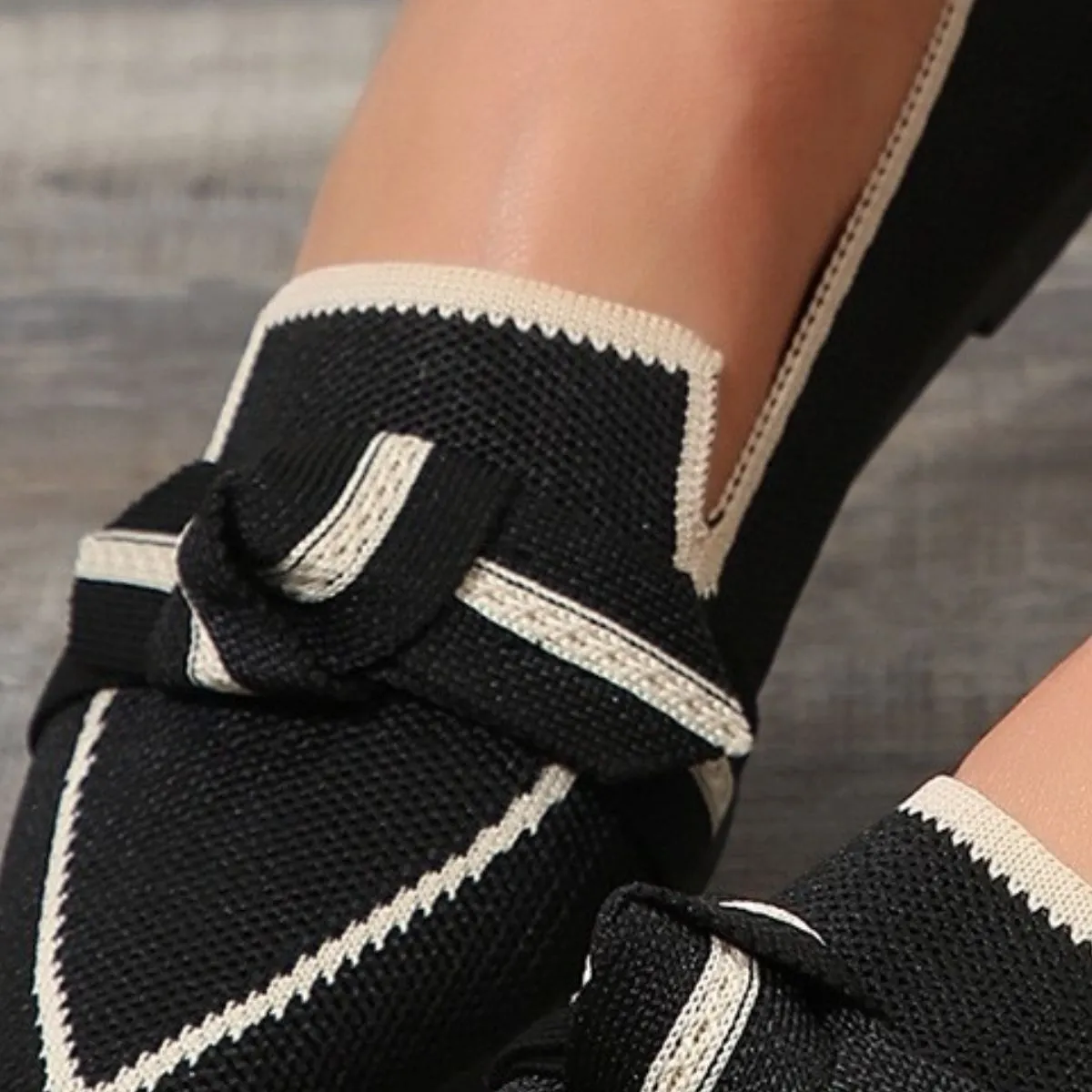 Women's Elegant Bow Contrast Trim Point Toe Loafers